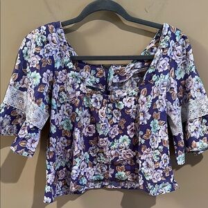 Vintage T&L muumuu factory Floral Women's Top with Lace Detail